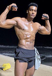 Mr. Roger Escort Masculino
