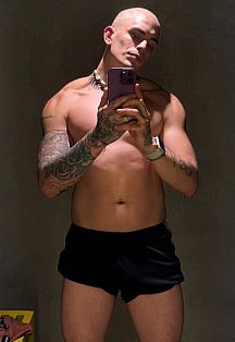 Alexander Escort Masculino