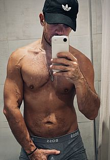 Adrián Masajista masculino