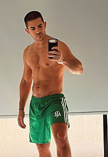 Adrián Masajista masculino