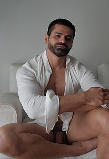 Lucio Escort Masculino