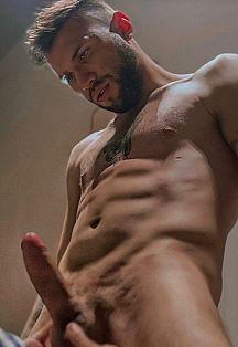 Benjamín Escort Masculino