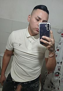 Chucky Escort Masculino