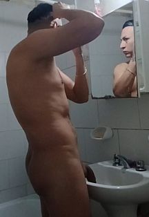 Chucky Escort Masculino
