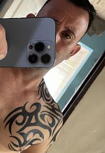 Axel B. Escort Masculino