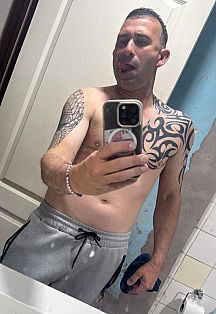Axel B. Escort Masculino