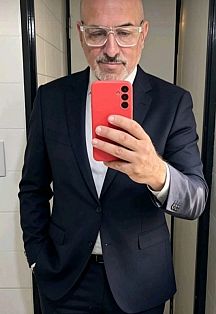 Tomás U. Masajista masculino