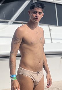 Ramiro Escort Masculino