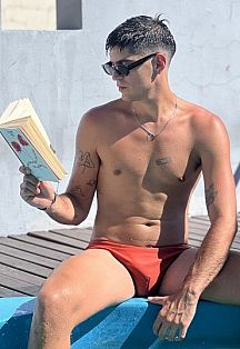 Ramiro Escort Masculino