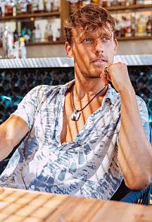 Nypsus Es Male Masseur