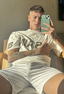 Taiel Escort Masculino