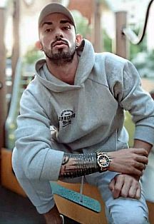 Eglez Uy Male Masseur