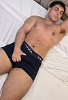 Enzo Escort Masculino