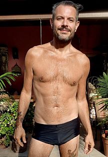 Señor Grey Male Escort