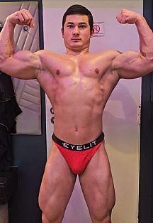 Arnold Escort Masculino