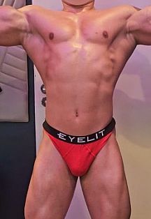 Arnold Escort Masculino