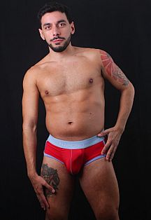 Criss V. Escort Masculino