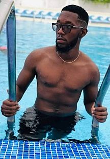 Tony Black Escort Masculino