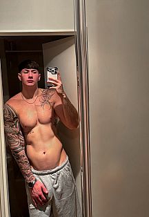Eze Shelby Escort Masculino