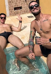 Two Guys Escort Masculino