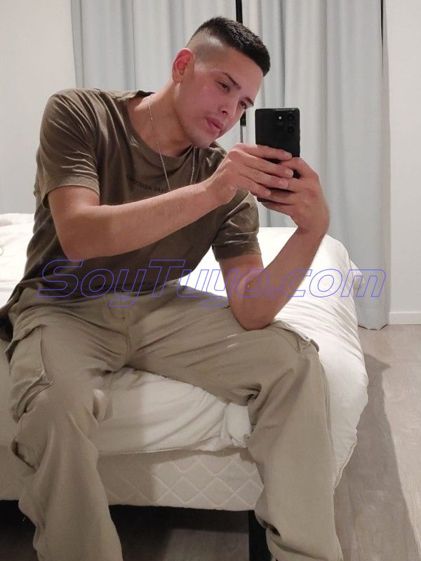 Hola, soy Lázaro Alvarito, Bienvenido a mi perfil !