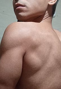 Tomi Escort Masculino
