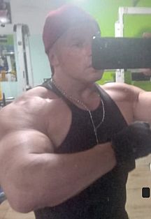 Riki Escort Masculino