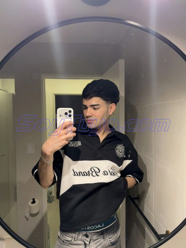 Hola, soy Adrián Mdz, Bienvenido a mi perfil !