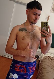 Emiliano 21 x 5 Escort Masculino