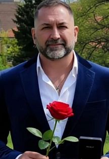 Lázaro Male Escort